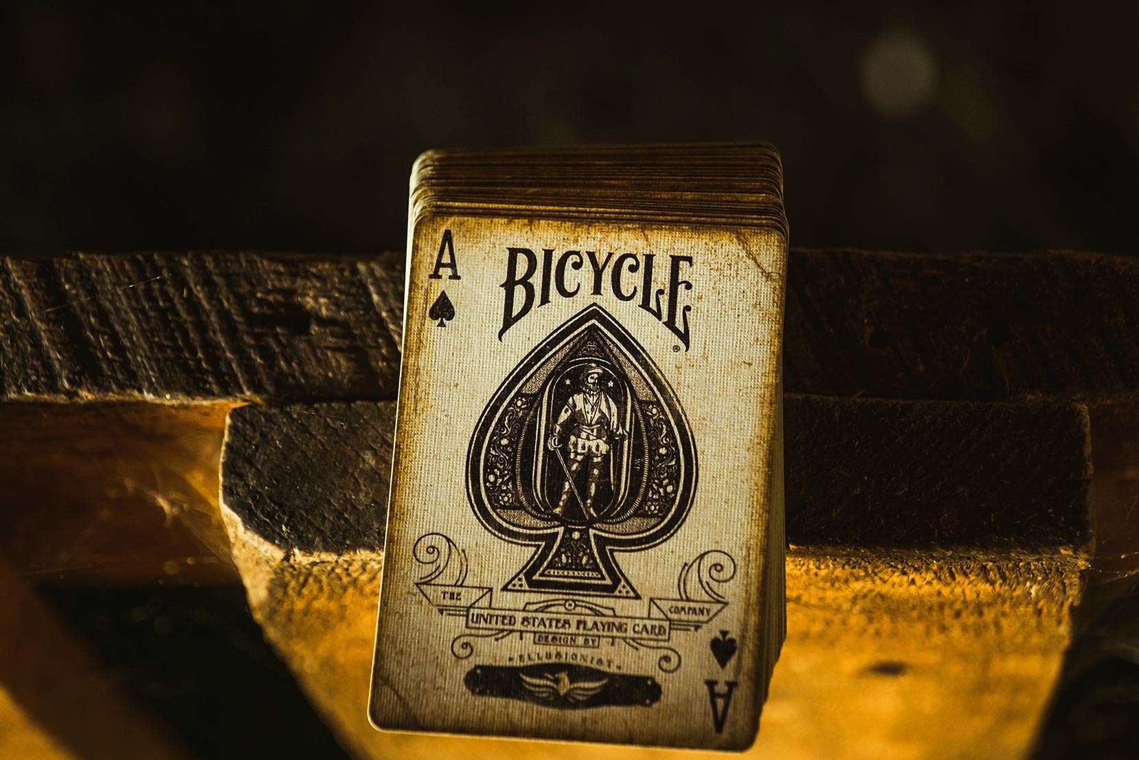 1900 Series Red Marked Bicycle Playing Cards - Image 5