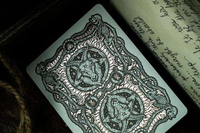 666 Silver Dark Reserve Gilded Playing Cards Cartamundi - Image 4