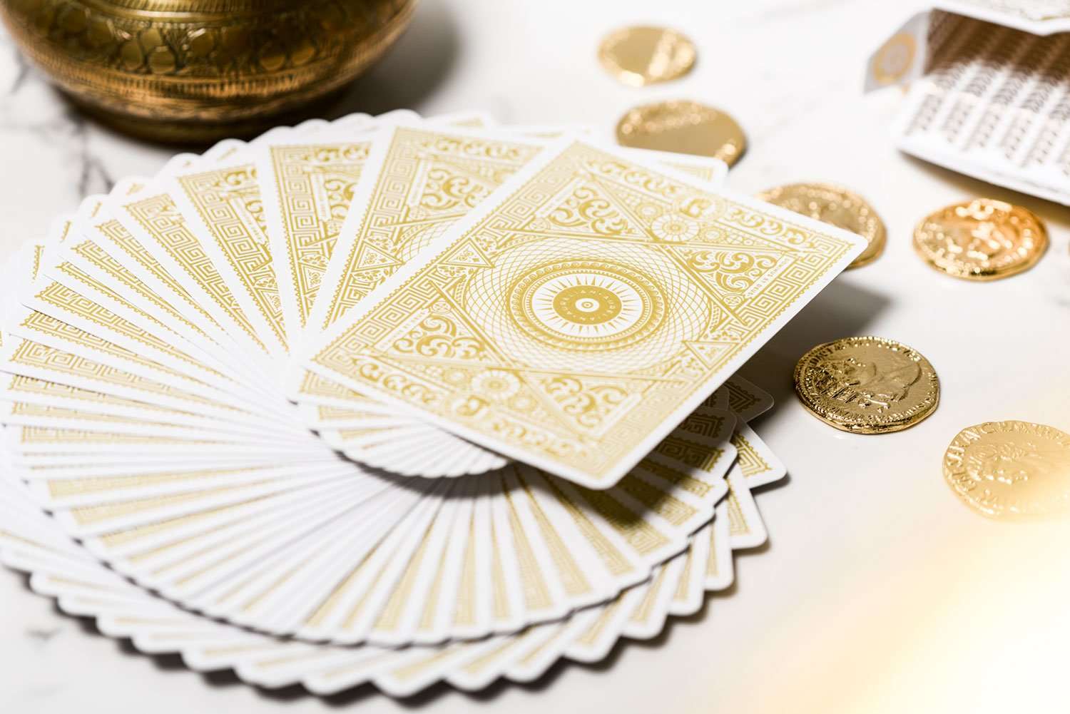 Aurelian White Playing Cards Cartamundi - Image 3