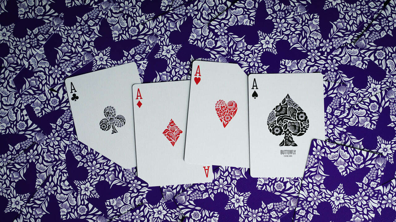 Butterfly Royal Purple Playing Cards Cartamundi - Image 2