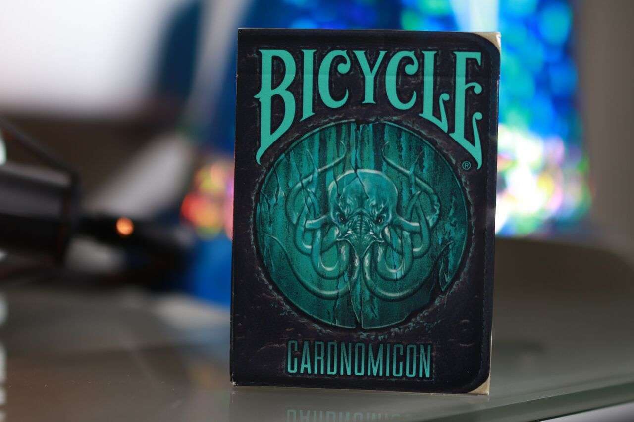 Cthulhu Cardnomicon Bicycle Playing Cards - Image 12