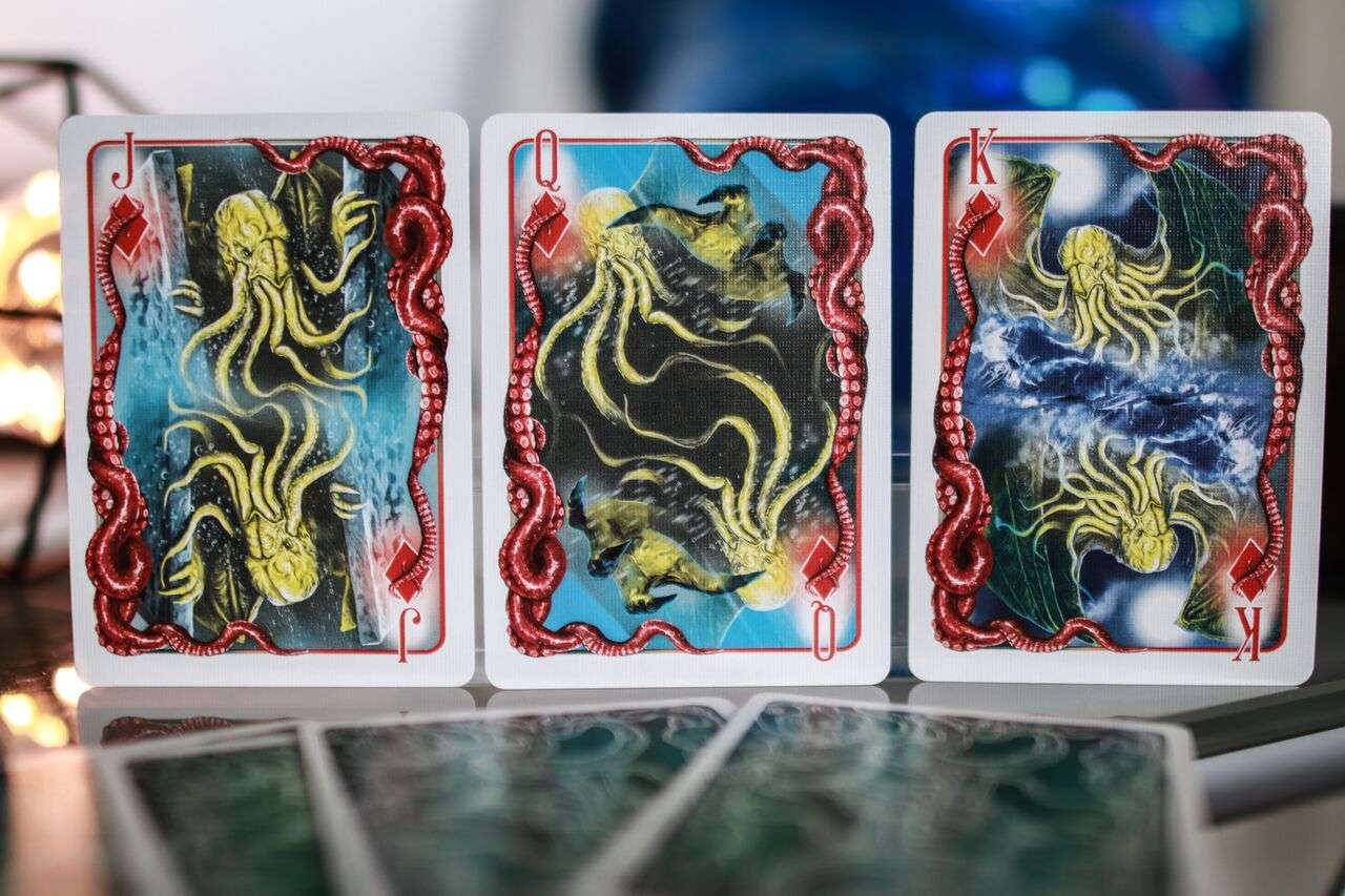Cthulhu Cardnomicon Bicycle Playing Cards - Image 4
