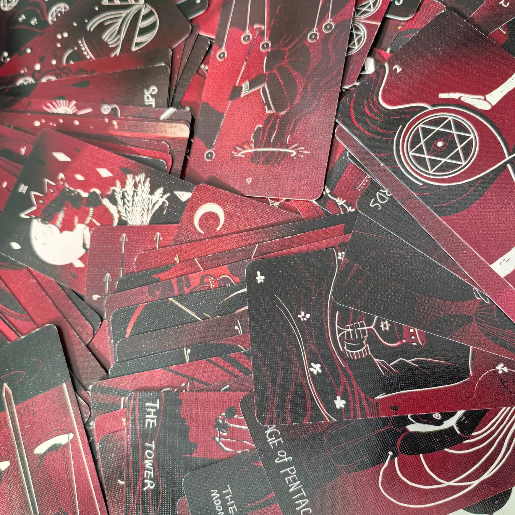 Dirty Red Tarot - Image 4