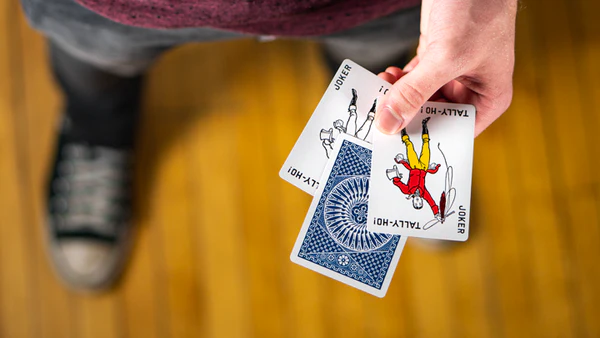 Elite Tally-Ho Circle Playing Cards - Image 18