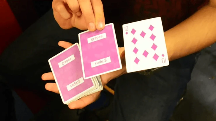 Flavors Grape Playing Cards Cartamundi - Image 2