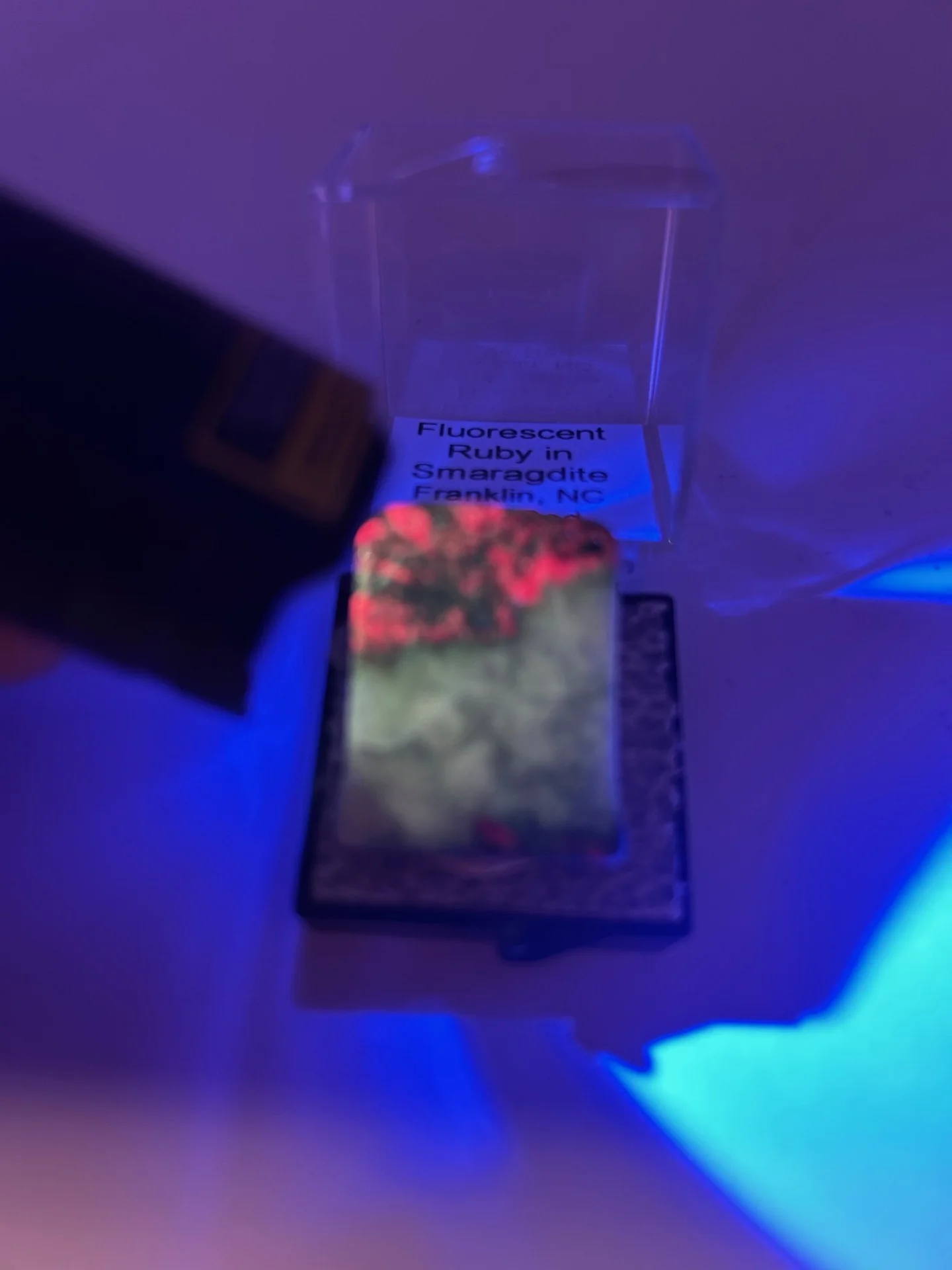 Fluorescent Ruby in Smaragdite - Image 2