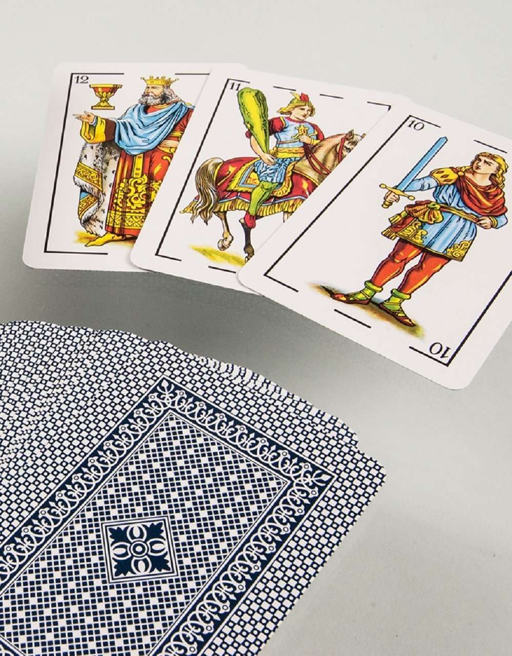 Heraclio Fournier No. 1 Spanish Playing Cards - Image 6