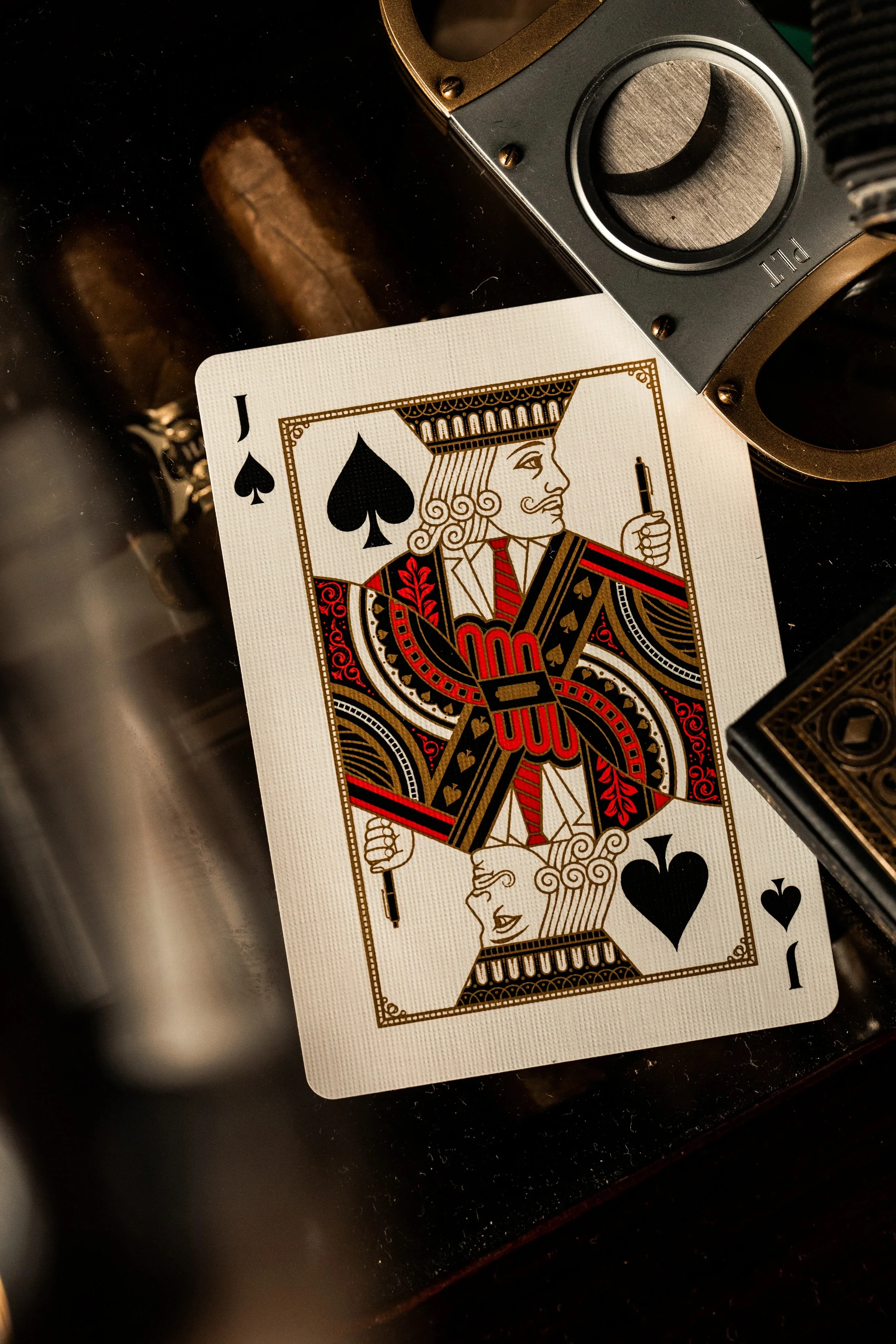 James Bond 007 Playing Cards by Theory11 - Licensed to Thrill - Image 4