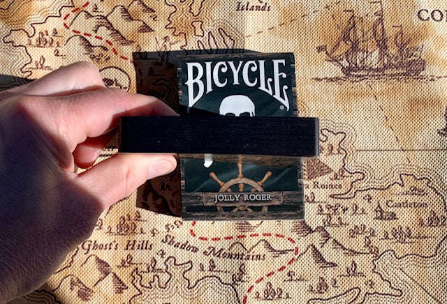 Jolly Roger Gilded Bicycle Playing Cards - Image 2