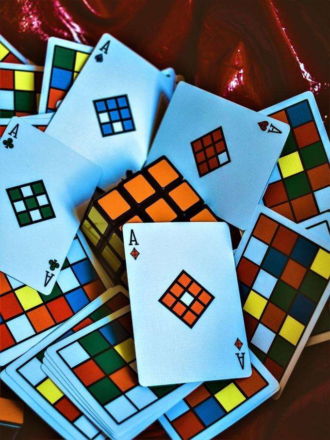 Kubik Marked Playing Cards Cartamundi - Image 2