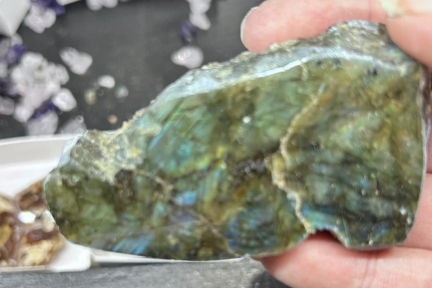 Labradorite Stone - Image 3