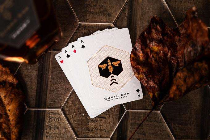 Queen Bee Playing Cards Cartamundi - Image 5