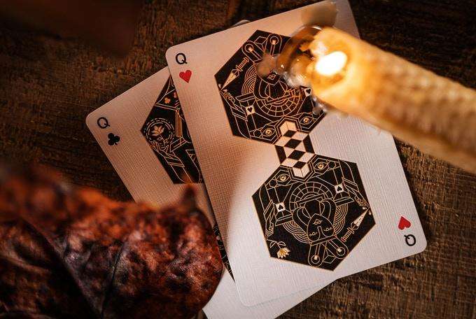 Queen Bee Playing Cards Cartamundi - Image 6