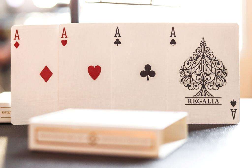 Regalia White Gold Luxury Playing Cards Cartamundi - Image 11