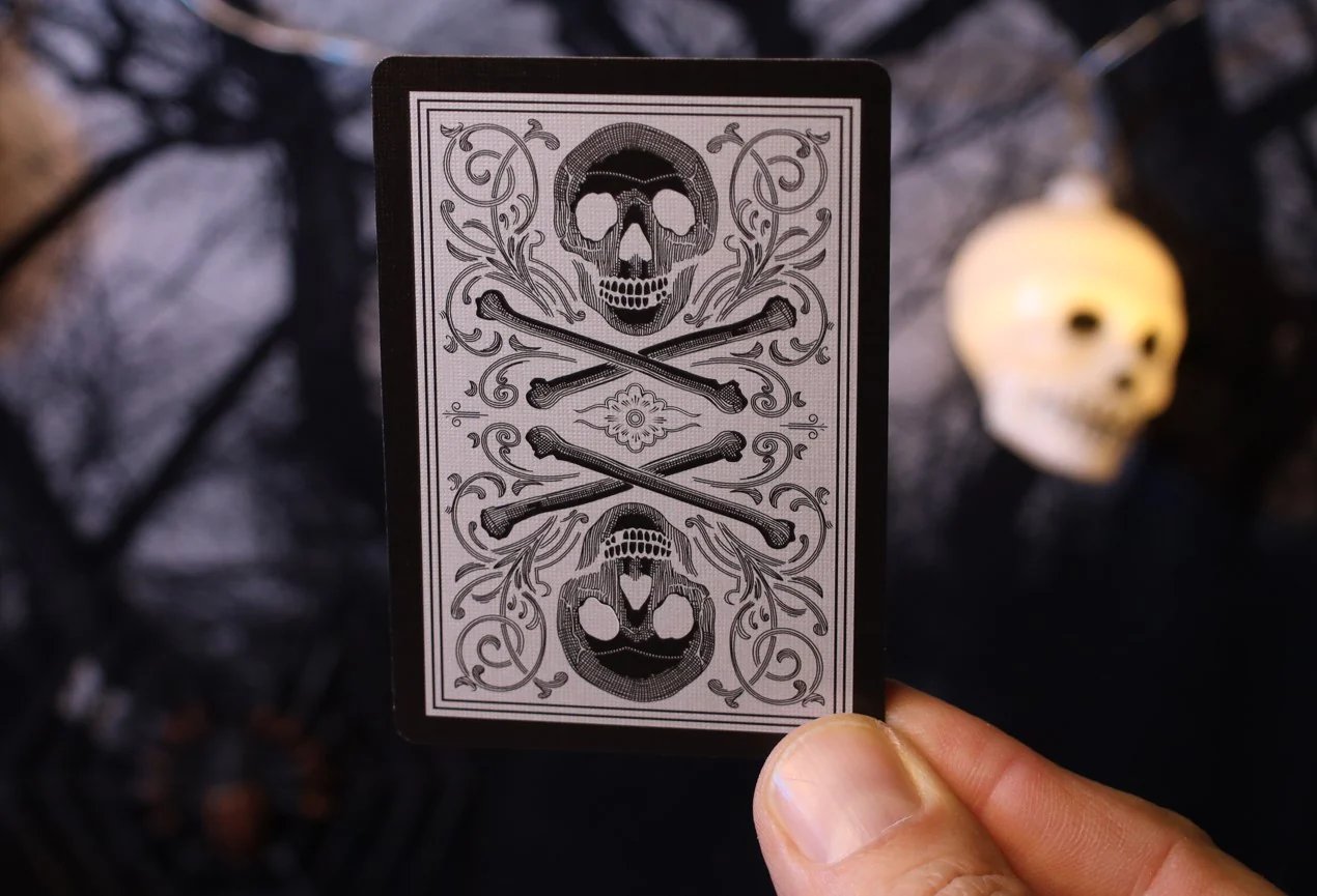 Skull Metallic Silver Bicycle Playing Cards - Image 3