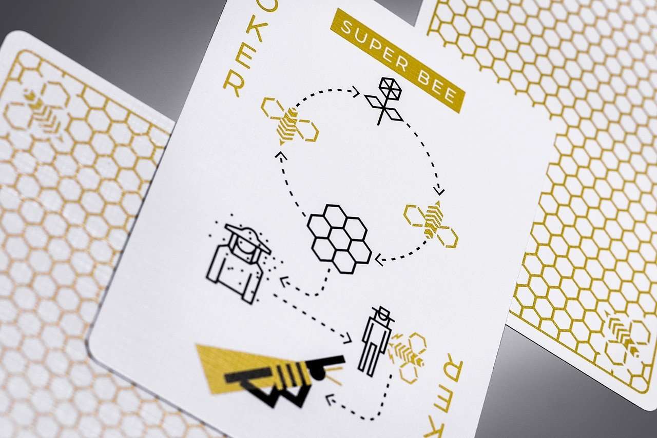 Super Bees Playing Cards Cartamundi - Image 7