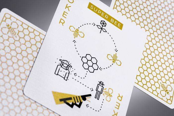 Super Bees v2 Playing Cards Cartamundi - Image 7