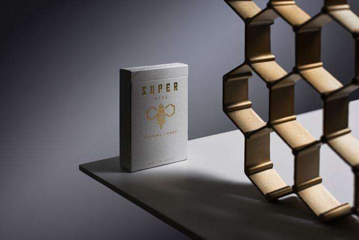 Super Bees v2 Playing Cards Cartamundi - Image 9