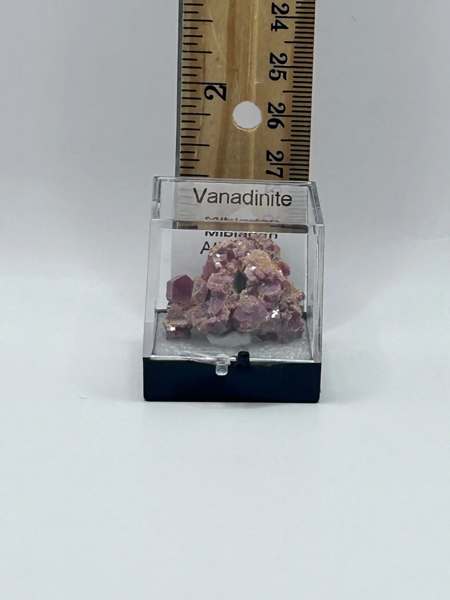 Vanadinite - Image 5